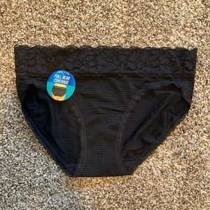 Vanity Fair Black lace full rear coverage underwear
